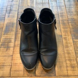Steve Madden Girl Black Zip Booties, Size 9